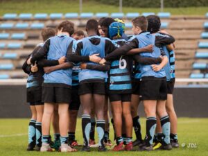 Un peu d’histoire
Le rugby à sept est inventé par Ned Haig (en) et David Sanderson, deux bouchers originaires de Melrose, petite ville du sud de l'Écosse, quand ils y organisent en avril 1883 un tournoi de rugby au bénéfice du club local, le Melrose RFC.