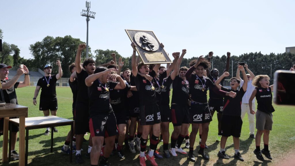 Pierre Gaudermen est né le 20 octobre 1882 à Paris. A l’image d’autres grands sportifs de cette époque, il pratique et excelle dans plusieurs disciplines. Au rugby, il évolue au poste de troisième ligne centre d’abord au Stade Français avec qui il est sacré Champion de France en 1903 et finaliste en 1904, avant de rejoindre le Racing Club de France. Il connaît une sélection en équipe de France en 1906.
